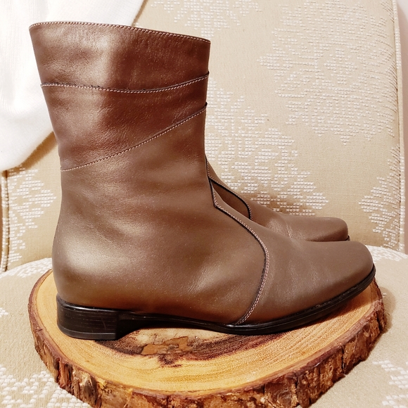 NAOT | ITALIAN LEATHER NWOT BRONZE ANKLE BOOTS